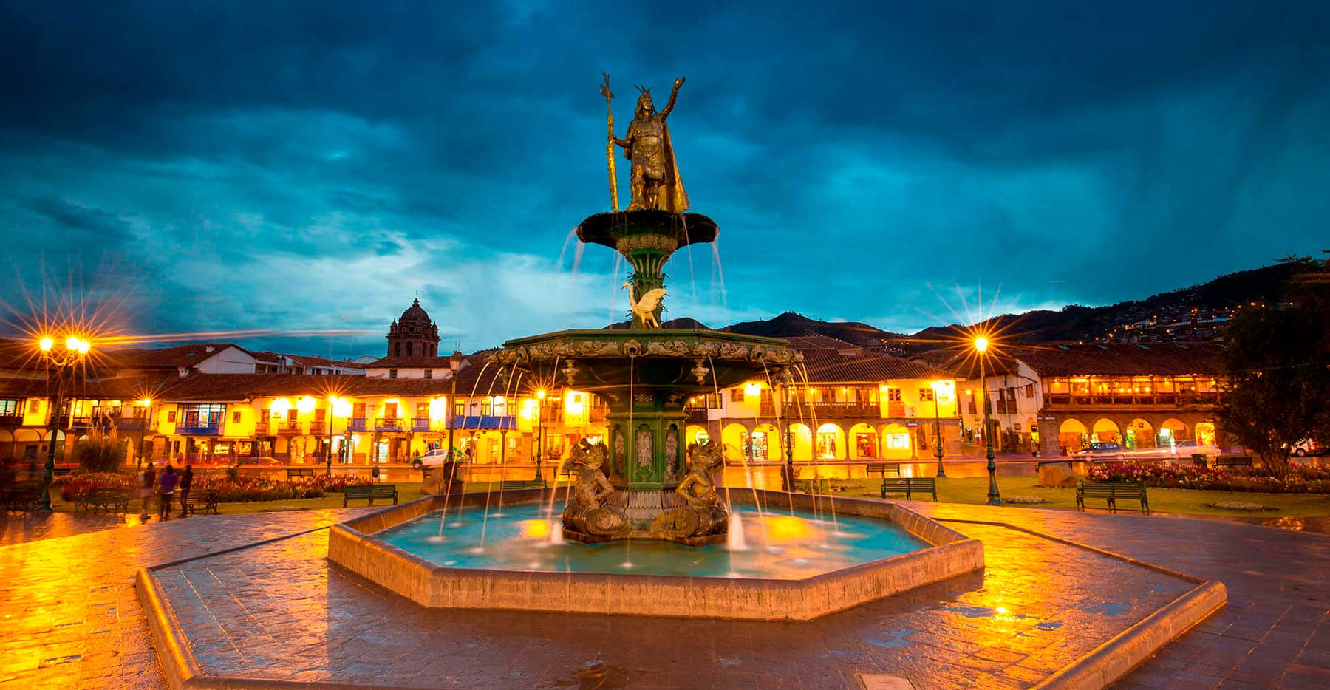 praça-de-armas-de-cusco-vista-à-noite