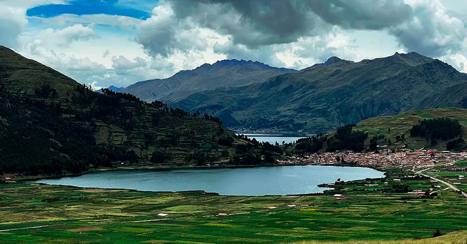 caminho para a ponte inca Qeswachaka 4 lagoas