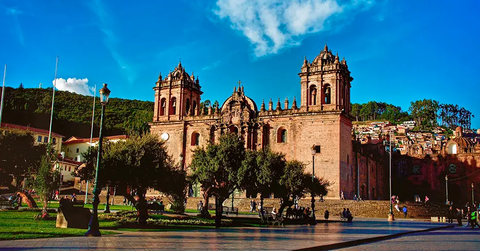 catedral na Plaza de Armas de Cusco